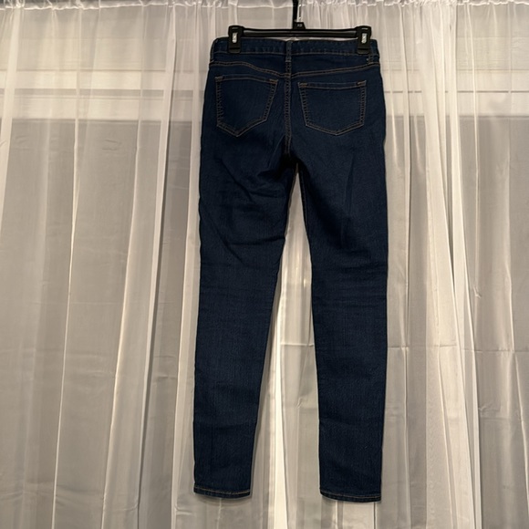Old navy jeans - Picture 2 of 2